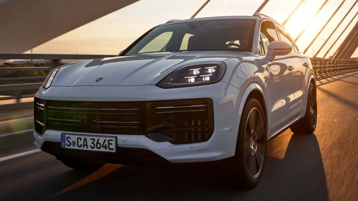 Porsche Cayenne Turbo E-Hybrid 2024 chính thức ra mắt, giá từ 148.550 USD 2024-porsche-cayenne-turbo-e-hybrid-front-3-4.jpg