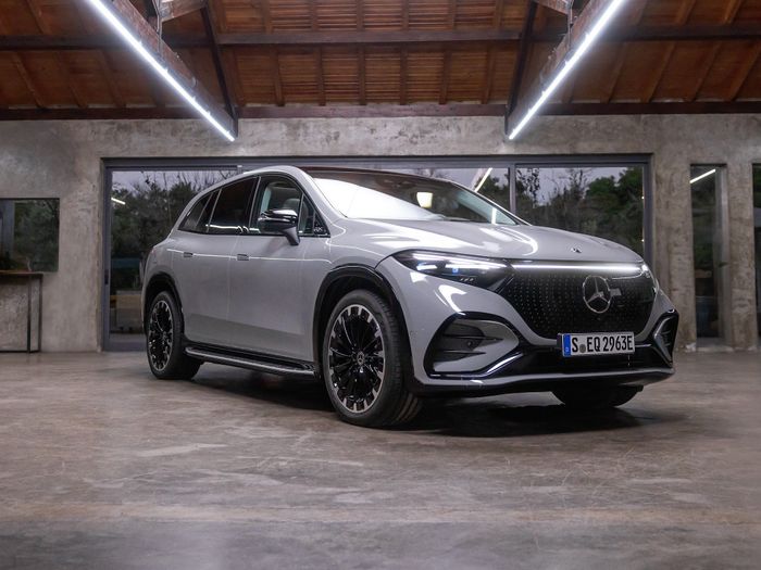 Mercedes-Benz: The Avantgarde 2023 – Triển lãm xe và nghệ thuật chuẩn bị diễn ra (hình ảnh xe 5-eqs-suv.jpg).