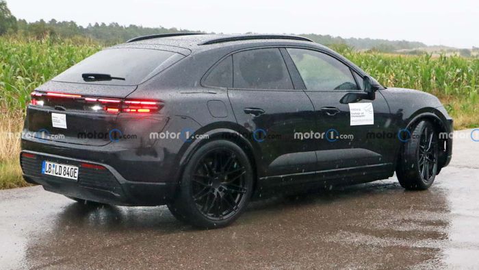 Trải nghiệm trước Porsche Macan chạy điện chuẩn bị ra mắt, mạnh mẽ hơn bản chạy xăng porsche-macan-ev-Mytour-6.jpg