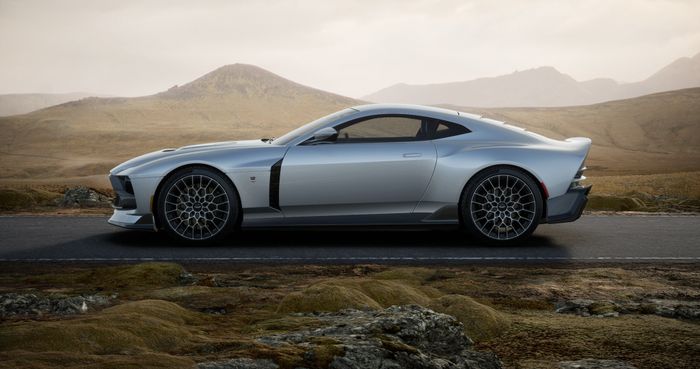 Aston Martin Valour ra mắt phiên bản giới hạn với hộp số sàn, dễ thu hút sự quan tâm của ông Đặng Lê Nguyên Vũ.