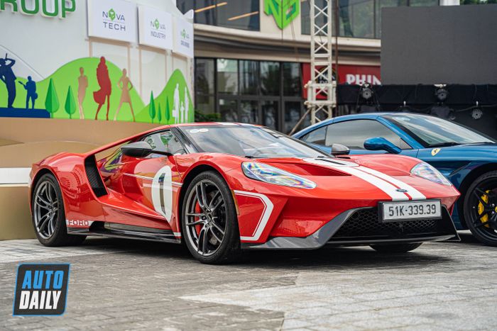 Lần này Ford GT thứ 3 lăn bánh vào Việt Nam, nổi bật khác biệt so với hai chiếc trước đó của đại gia Đặng Lê Nguyên Vũ.