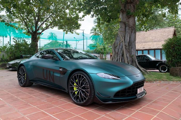 Aston Martin Valour phiên bản giới hạn mới ra mắt, dễ lọt vào danh sách sưu tập của ông Đặng Lê Nguyên Vũ.