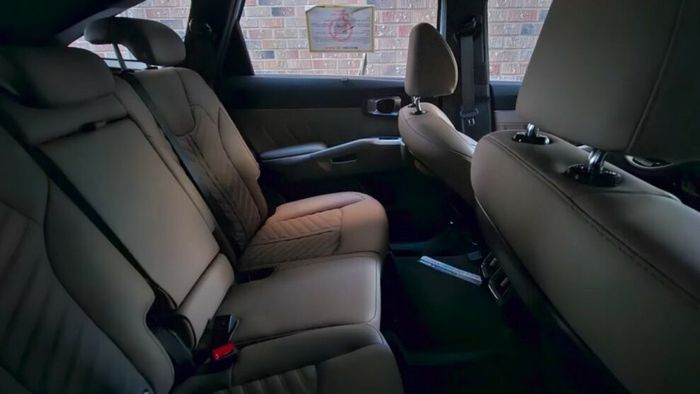 Hình ảnh thực tế về nội thất của Kia Sorento năm 2024 sorento-2024-02.jpg