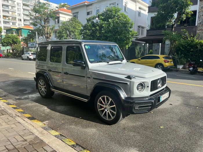 Nguyễn Quốc Cường quyết định bán chiếc Mercedes-AMG G 63 của mình để mua một chiếc Range Rover SV 2023 trị giá 24 tỷ đồng, là một món quà ý nghĩa dành cho vợ yêu của ông.