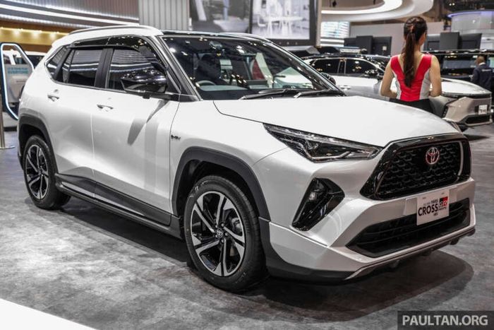 Toyota Yaris Cross 2024 chính thức ra mắt tại Indonesia, sắp có mặt tại Việt Nam 2023-giias-toyota-yaris-cross-gr-parts-1-850x567.jpg