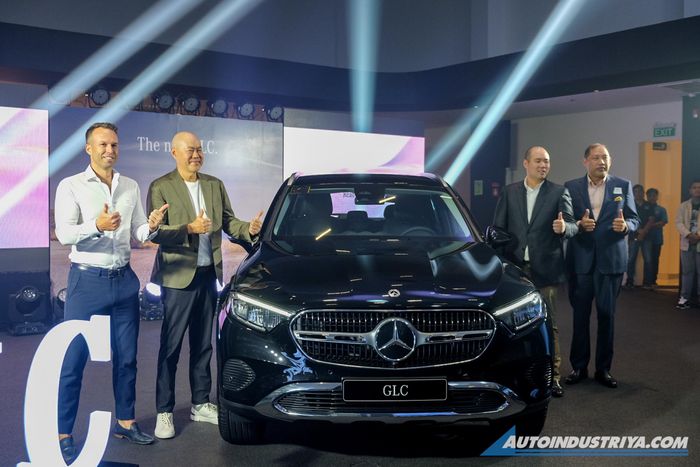 Mercedes-Benz GLC 2024 chính thức ra mắt tại Philippines, giá bán quy đổi từ 2,2 tỷ đồng 2024-mercedes-benz-glc.jpg