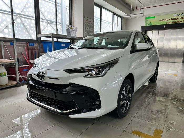 Ảnh mới về Toyota Vios 2023 tại đại lý: Liệu mẫu xe này có thể giành lại vị trí dẫn đầu doanh số? toyota-vios-2023-5-1.jpg