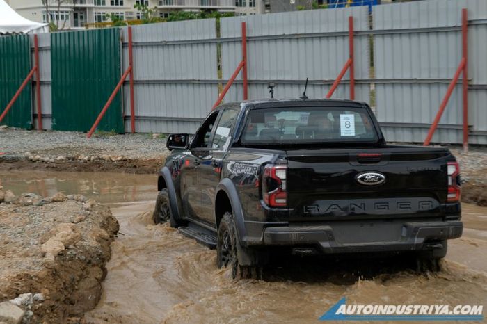 Ford Ranger Raptor 2023 chính thức ra mắt tại Philippines, có giá từ 980 triệu đồng 2023-ford-ranger-raptor-8.jpg