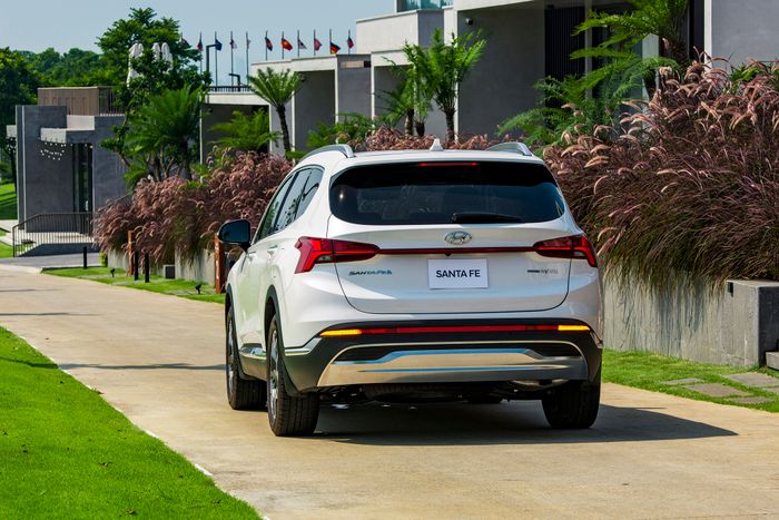 Hyundai Santa Fe Hybrid đã chính thức ra mắt tại Việt Nam, có giá từ 1,4 tỷ đồng hyundai-santa-fe-hybrid-4.jpg