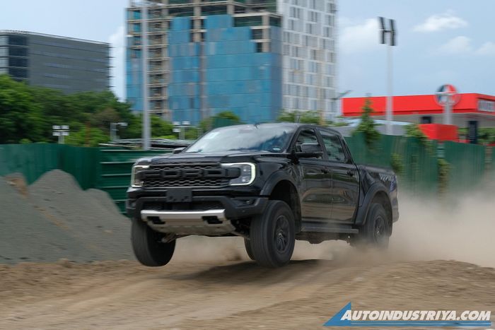 Ford Ranger Raptor 2023 chính thức ra mắt tại Philippines, có giá từ 980 triệu đồng 2023-ford-ranger-raptor.jpg