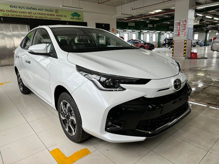 Hình ảnh mới về Toyota Vios 2023 tại đại lý: Cơ hội trở lại ngôi đầu doanh số? toyota-vios-2023-6-1.jpg