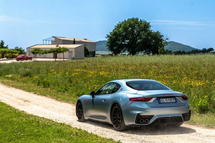 Maserati GranTurismo phiên bản kỷ niệm 75 năm ra mắt với số lượng giới hạn