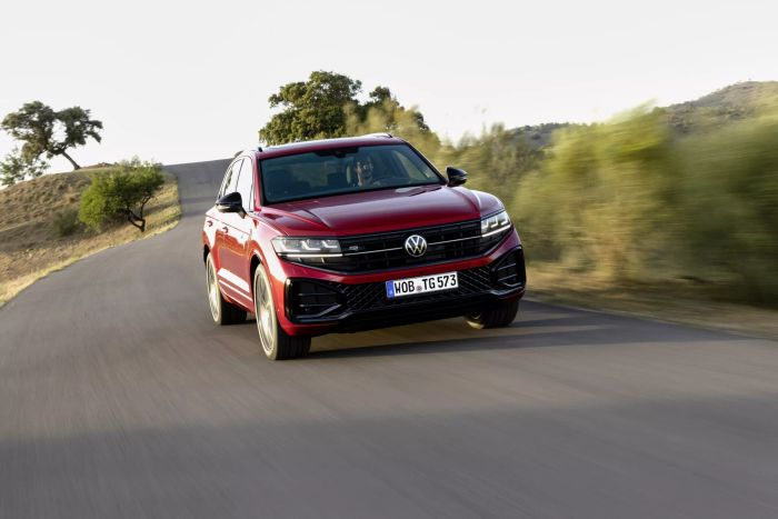 Volkswagen Touareg 2024 ra mắt: Cải tiến thiết kế, nâng cấp công nghệ 2024-vw-touareg-6-2048x1366.webp