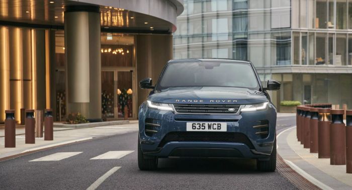 Phiên bản Range Rover Evoque 2024 mới ra mắt với hệ thống đèn pha LED độc đáo và công nghệ nội thất tiên tiến