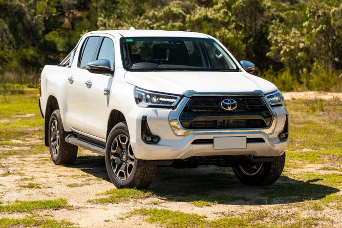 Toyota Hilux 2023 tiết lộ giá bán tại Việt Nam, bắt đầu từ 852 triệu toyota-hilux-2023-Mytour-1.jpg