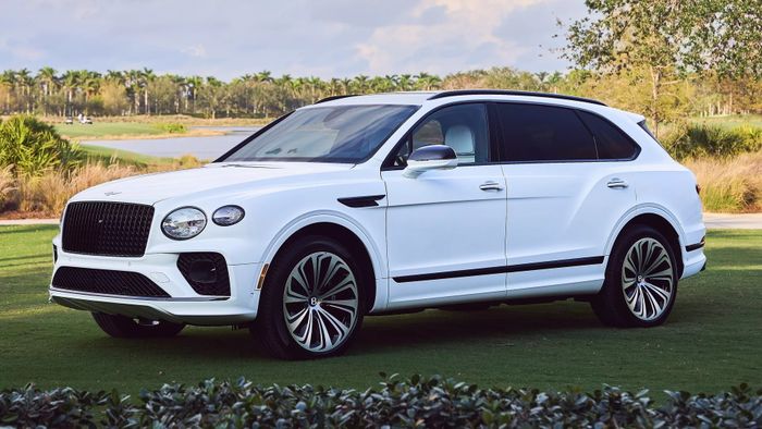 Bentley Bentayga phiên bản trục cơ sở dài đã có mặt tại Hà Nội, với giá từ 18,5 tỷ đồng bentley-bentayga-ewb-Mytour-8.jpg