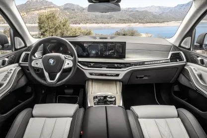BMW X7 2023 phiên bản nâng cấp ra mắt tại Malaysia, giá khoảng 3,4 tỷ đồng