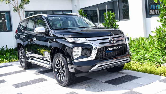 Ưu đãi đặc biệt khi mua xe Mitsubishi trong tháng 4/2023 Chi tiết về Mitsubishi Pajero Sport 2020: Xe SUV 7 chỗ tiên tiến với đối thủ là Toyota Fortuner mitsubishi-pajero-sport-9.jpg