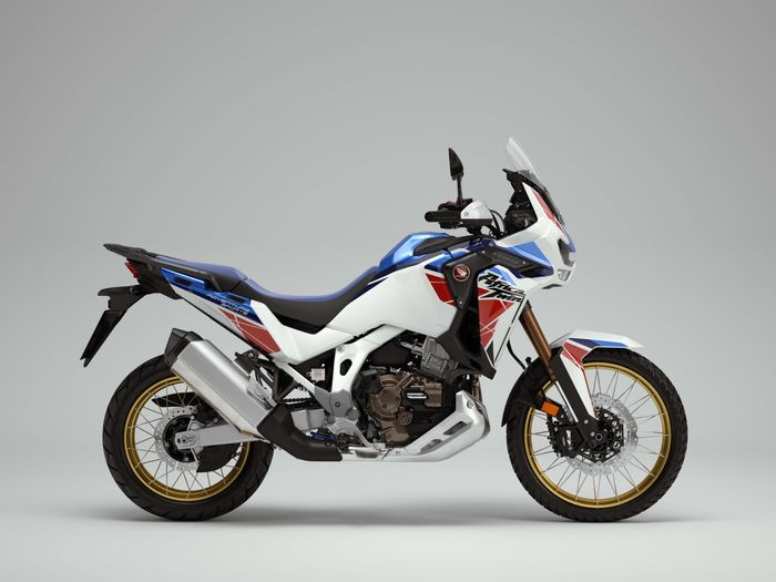 Giới thiệu Honda Africa Twin 2023 ra mắt tại Việt Nam, giá từ 590,5 triệu đồng 2023-crf1100l-l4-ed-dct-studio-trico-rh-side-l-copy.jpg