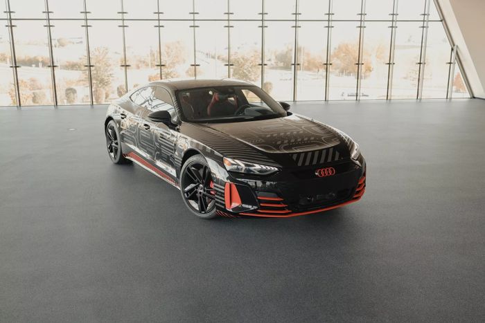 Audi e-tron RS GT phiên bản đặc biệt ra mắt, chỉ có 75 chiếc được sản xuất trên toàn cầu audi-etron-gioi-han-Mytour-2.jpg