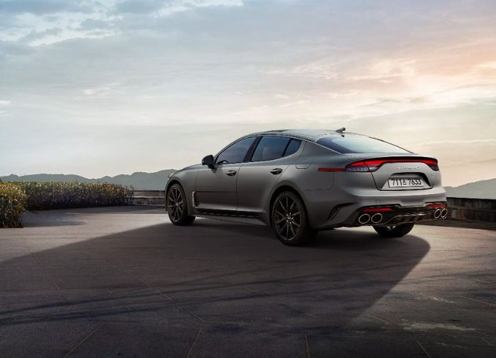 Kia Stinger Tribute Edition 2024 giá từ 53.390 USD (ảnh: 2024-kia-stinger-tribute-edition-3.jpg)