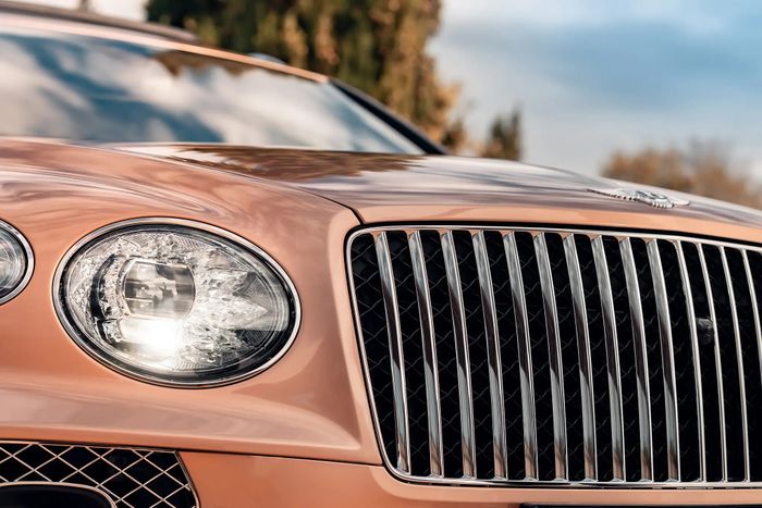 Bentley Bentayga phiên bản trục cơ sở dài đã có mặt tại Hà Nội, có giá từ 18,5 tỷ đồng bentley-bentayga-ewb-Mytour-4.jpg