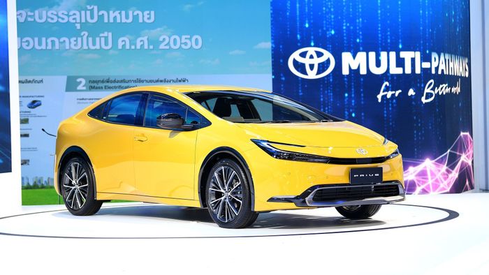 Khám phá góc nhìn chi tiết Toyota Prius 2023 tại triển lãm Bangkok Motor Show 2023 toyota-prius-2023-4.jpg