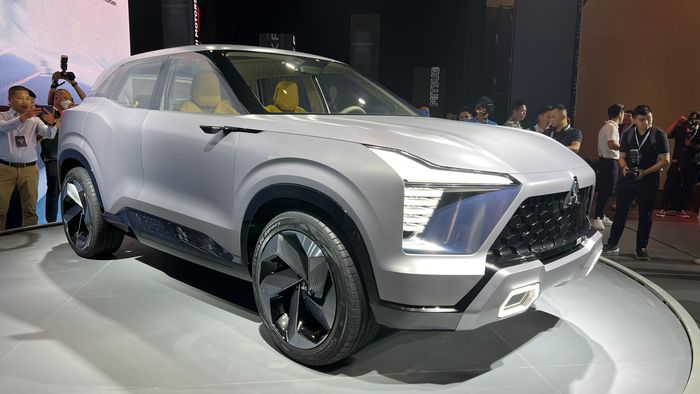 Thưởng ngoạn Mitsubishi XFC Concept ‘từ chân đến đầu’ mitsubishi-xfc-concept-1-1.jpg