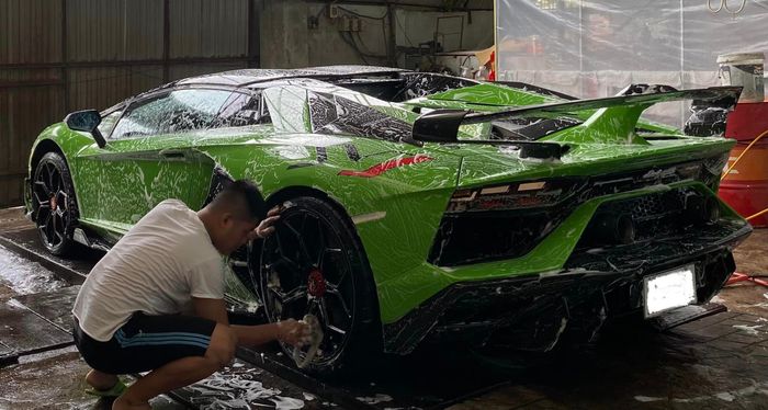 Thêm chiếc Lamborghini Aventador SVJ Roadster về Việt Nam, với màu xanh lá đặc biệt aventador-svj-roadster-xanh-la-ve-viet-nam-Mytour-1.jpg