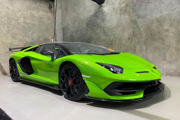 Thêm một chiếc Lamborghini Aventador SVJ Roadster mới về Việt Nam, với màu xanh lá đặc biệt aventador-svj-roadster-xanh-la-ve-viet-nam-Mytour-7.jpg