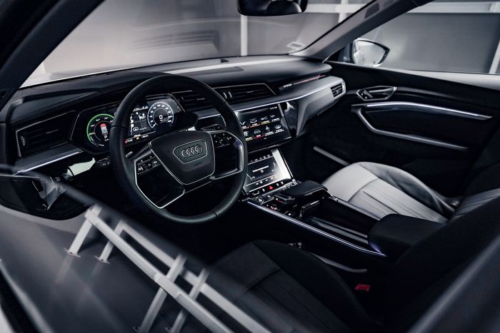 VMS 2022: Ra mắt Audi e-tron SUV hoàn toàn mới, có giá từ 2,97 tỷ đồng audi-e-tron-suv-2.JPG