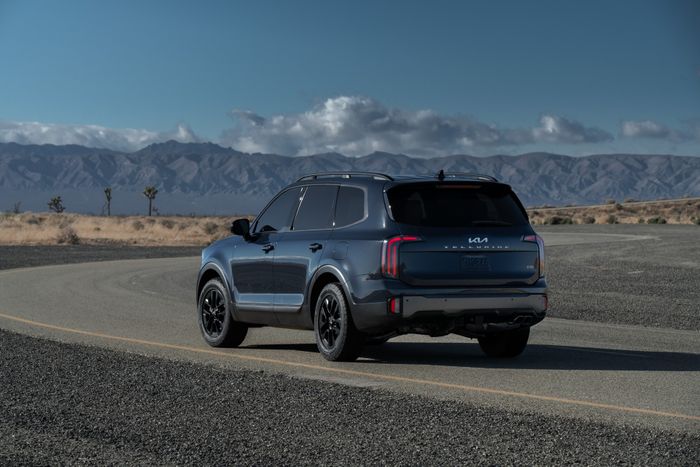 Kia Telluride 2023: Thiết kế mới, nâng cấp trang bị, giá từ 35.690 USD. Hình ảnh: 2023-kia-telluride-32.jpg