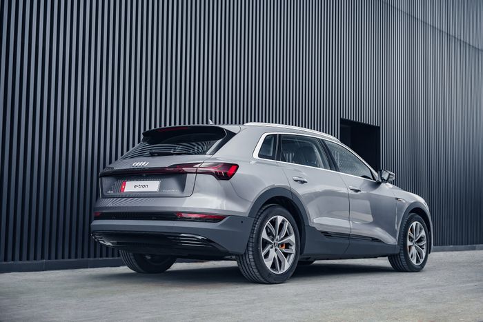 VMS 2022: Ra mắt Audi e-tron SUV hoàn toàn mới, có giá từ 2,97 tỷ đồng audi-e-tron-suv-3.JPG