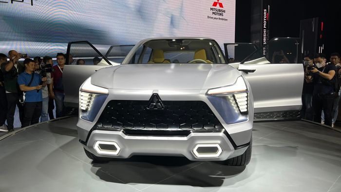 Thưởng ngoạn Mitsubishi XFC Concept ‘từ chân đến đầu’ mitsubishi-xfc-concept-3-1.jpg