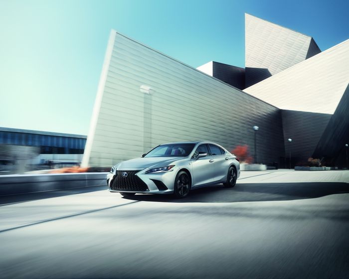 Lexus ES 2023 ra mắt thêm hai phiên bản F Sport mới, nâng cấp công nghệ 2023-lexus-es-02.jpg