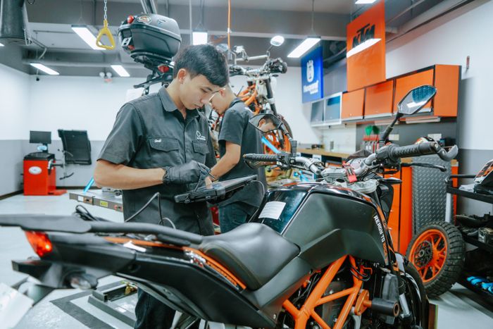 Khai trương showroom Husqvarna Motorcycles & KTM East Saigon (ảnh số 2).