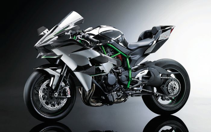 Siêu mô tô Kawasaki Ninja H2R có giá gần 2 tỷ đồng tại thị trường Việt Nam