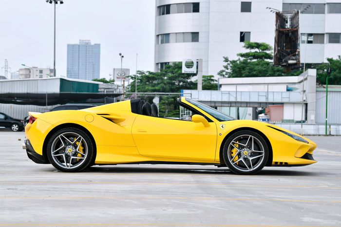 Nghe đồn ông Đặng Lê Nguyên Vũ đã chi 100 tỷ để mua đồng loạt 3 chiếc Ferrari và 1 chiếc xe thể thao dang-le-nguyen-vu-100-ty-mua-xe-Mytour-6.jpg