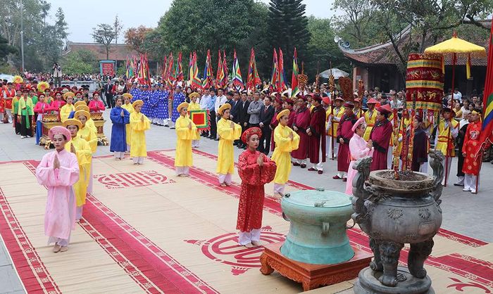 Lễ hội Đền Mẫu Thác Bà - Nơi linh thiêng trên đỉnh Hoàng Thi 7