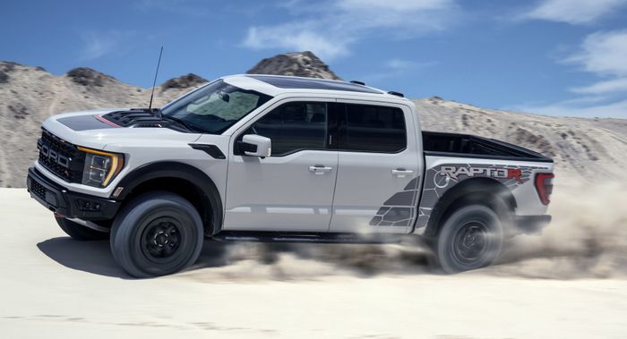 Siêu bán tải Ford F-150 Raptor R 2023 ra mắt với động cơ V8 mạnh mẽ 700 mã lực