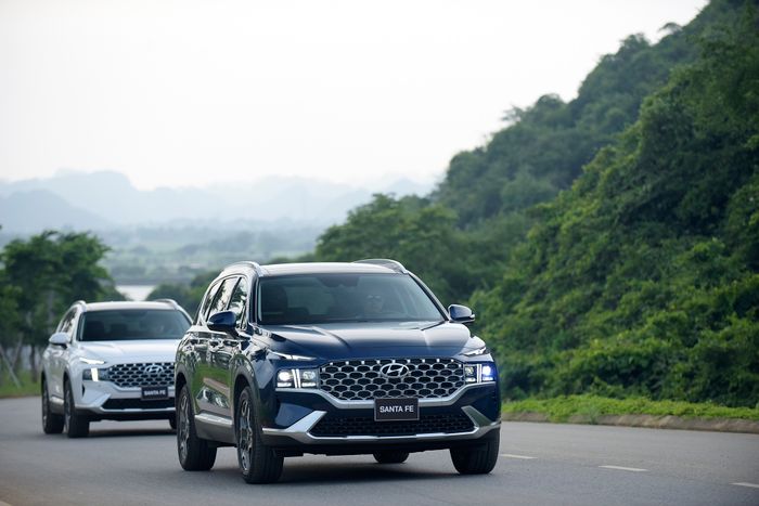 Phân khúc SUV 7 chỗ tháng 4/2022: Toyota Fortuner vươn lên dẫn đầu vị trí của Santa Fe Xe SUV 7 chỗ tháng 2/2022: Doanh số giảm, Santa Fe xa lệ 