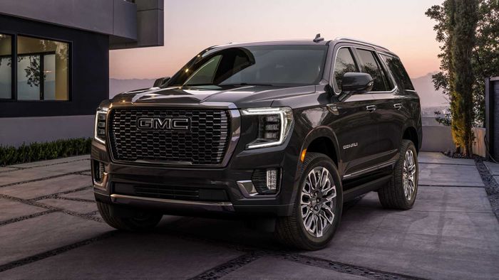 GMC Yukon Denali Ultimate 2023 ra mắt với công nghệ hiện đại, nội thất da cao cấp 2023-gmc-denali-yukon-ultimate-front-view.jpg