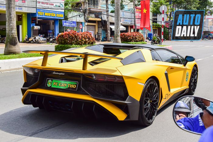 Bộ ba siêu xe Lamborghini Aventador giới hạn xuất hiện tại Cần Thơ trong hình ảnh dan-xe-tram-ty-Mytour-5.JPG