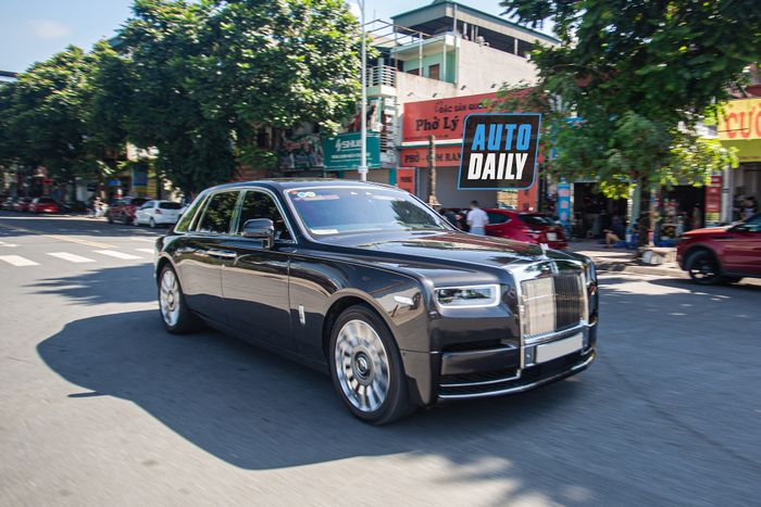 Phát hiện Rolls-Royce Phantom VIII màu nâu độc đáo tại Việt Nam của đại gia Hà Nội rolls-royce-phantom-viii-mau-nau-Mytour-1.JPG