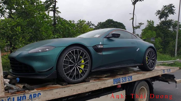 Aston Martin Vantage F1 Edition đầu tiên đã đến Việt Nam, với giá khoảng 15 tỷ aston-martin-vantage-f1-edition-Mytour-3-copy.jpg