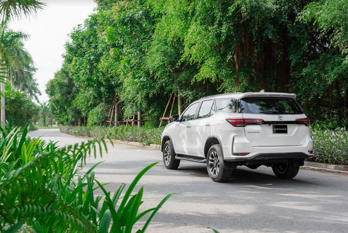 Toyota Fortuner phiên bản mới ra mắt tại Việt Nam, đi kèm với nhiều trang bị mới đáng chú ý toyota-fortuner-2022-2.jpg