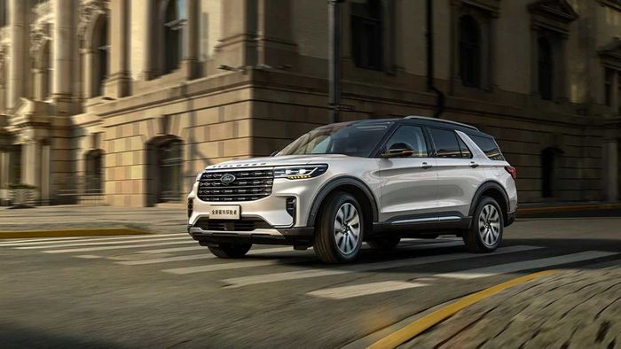 Ford Explorer 2023 ra mắt tại Trung Quốc với màn hình cỡ lớn 27 inch 2023-ford-explorer-cn-8.jpg