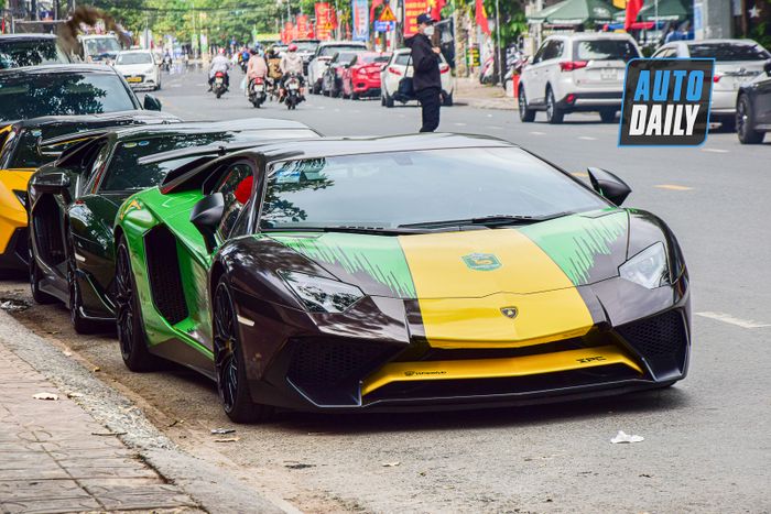 Bộ ba siêu xe Lamborghini Aventador giới hạn xuất hiện tại Cần Thơ trong hình ảnh dan-xe-tram-ty-Mytour-2.JPG