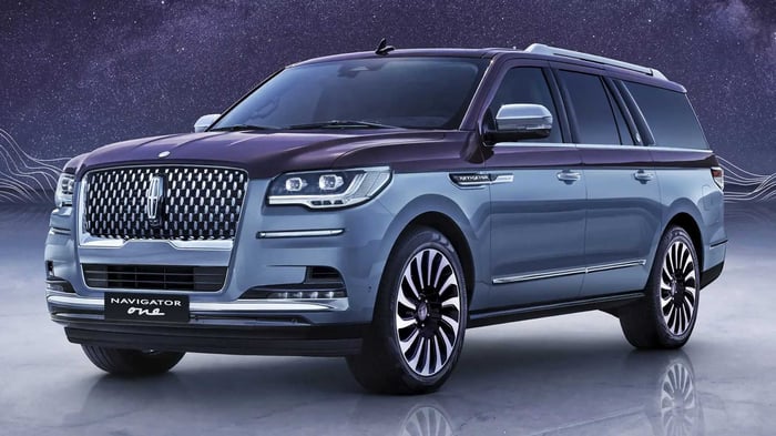 Lincoln Navigator One phiên bản đỉnh cao được giới thiệu: Xe SUV sang trọng dành cho giới nhà giàu lincoln-navigator-one-1.jpg