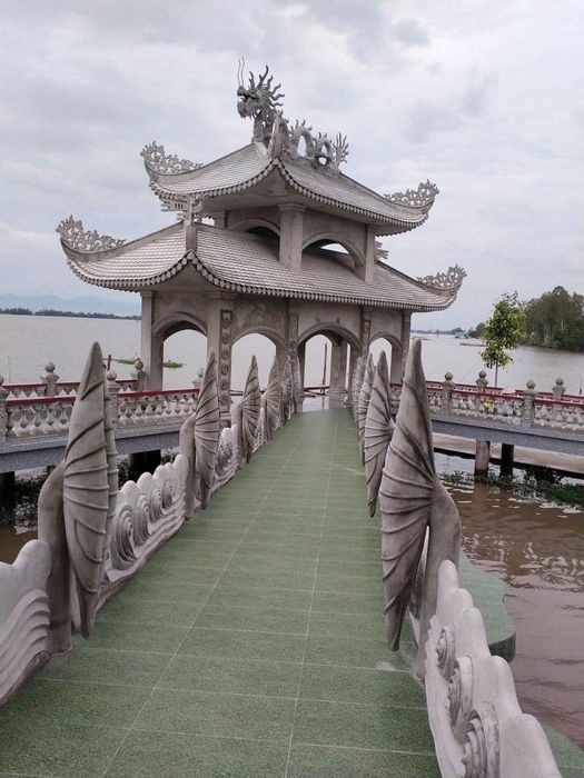 Dinh Đức Cố - điểm du lịch tâm linh với kiến trúc độc đáo